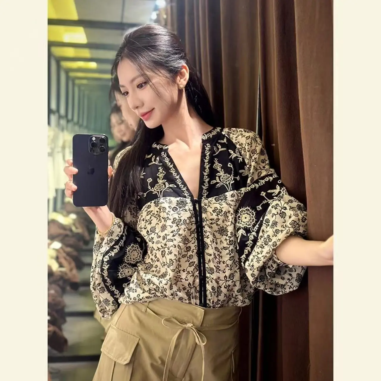 Ethnic Chic Fashion - Camisa Feminina Estampada Étnica de Alta